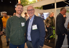 Namens Jamael op bezoek: Daniël Westeneijn en Ruben Bringsken.